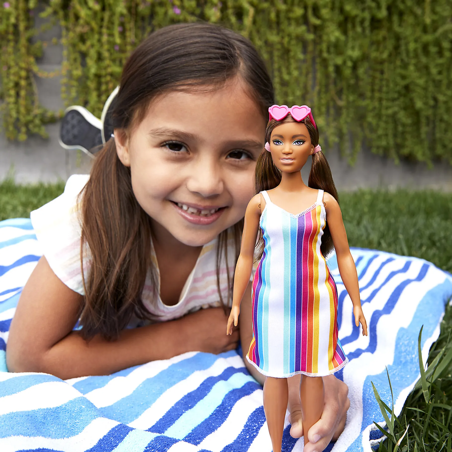 Meisjes|Tienerpoppen>Barbie Loves The Ocean Regenboogkleed