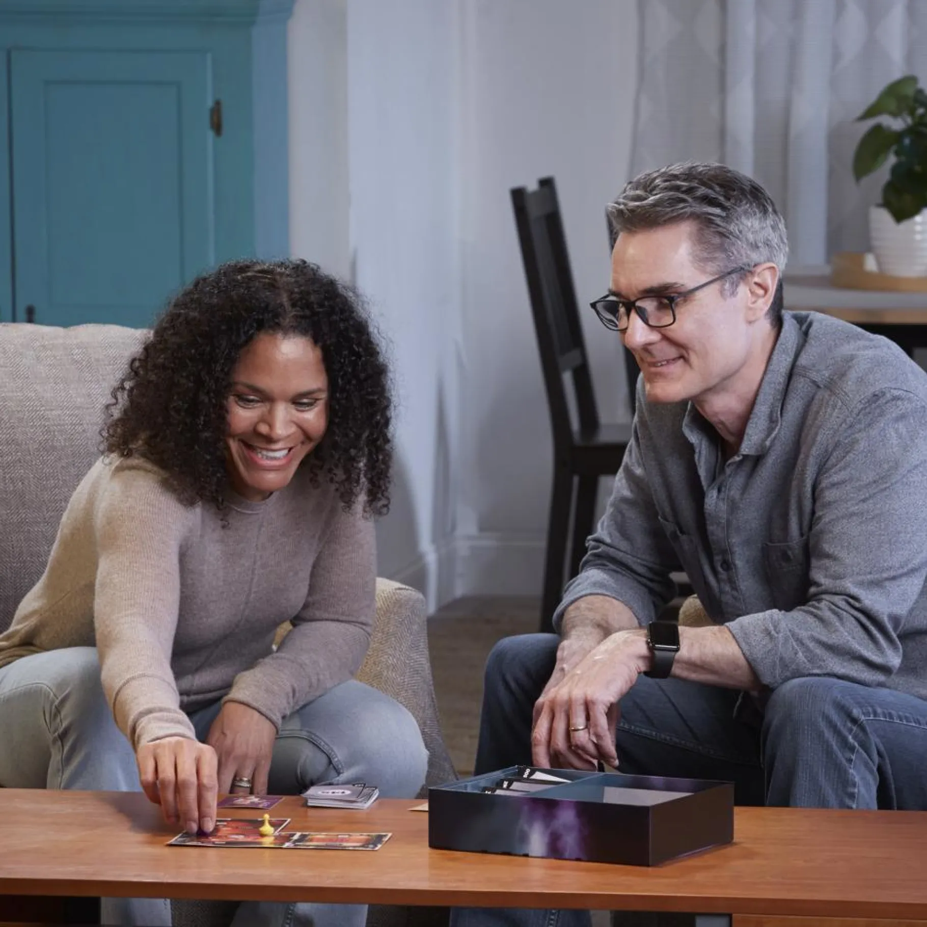 Bordspellen>Hasbro Cluedo Escape: Verraad in Slot Swaenesteyn - Bordspel