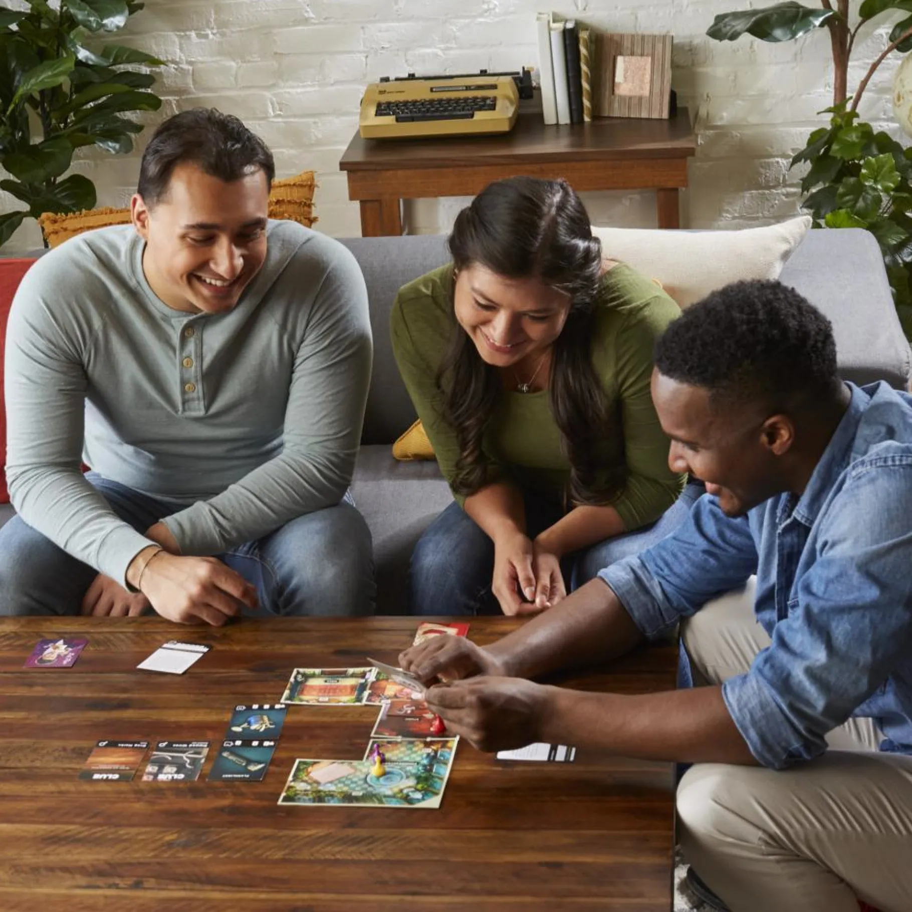 Bordspellen>Hasbro Cluedo Escape: Verraad in Slot Swaenesteyn - Bordspel