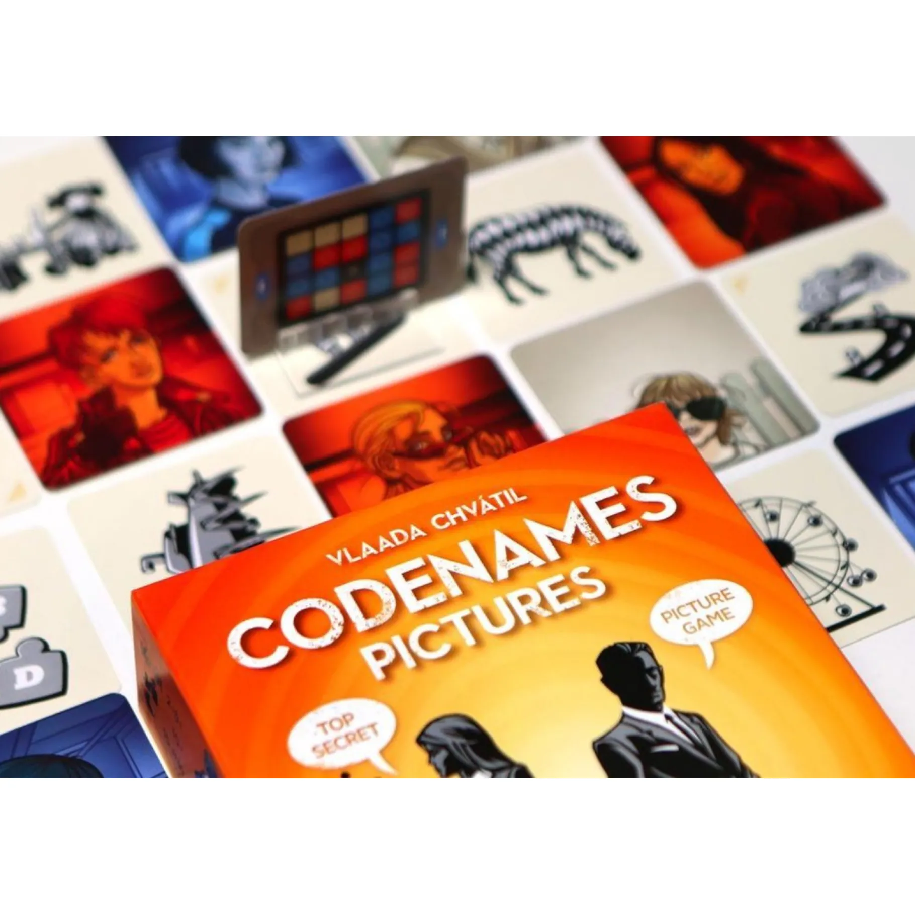 Familiespellen>White Goblin Games Codenames Pictures - Gezelschapsspel