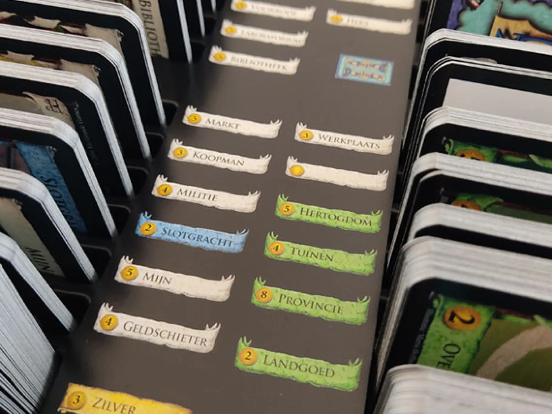 Kaartspellen>999-games Dominion Basis - Kaartspel