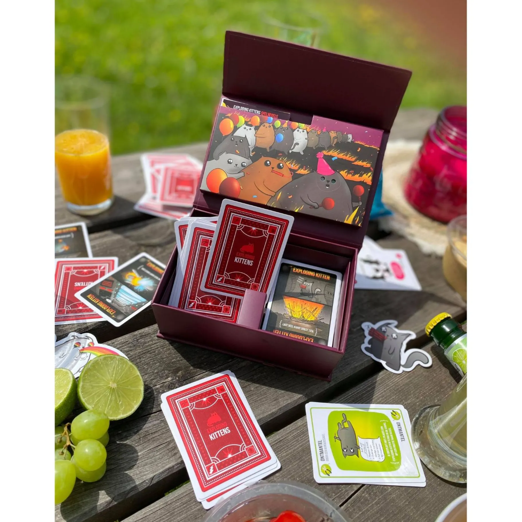 Kaartspellen>Asmodee Exploding Kittens Party Pack NL- Kaartspel