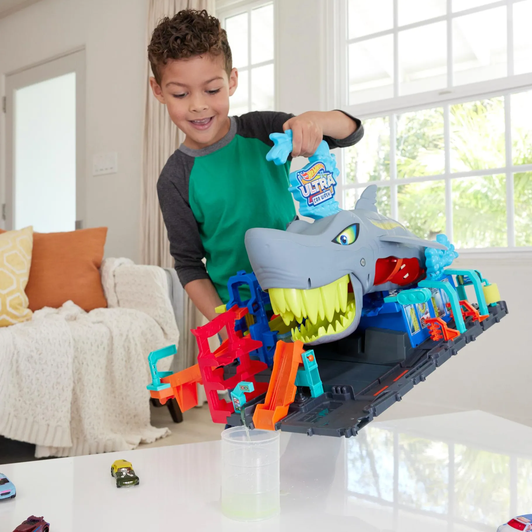 Racebanen|Jongens> Hot Wheels City Ultra Shark Car Wash