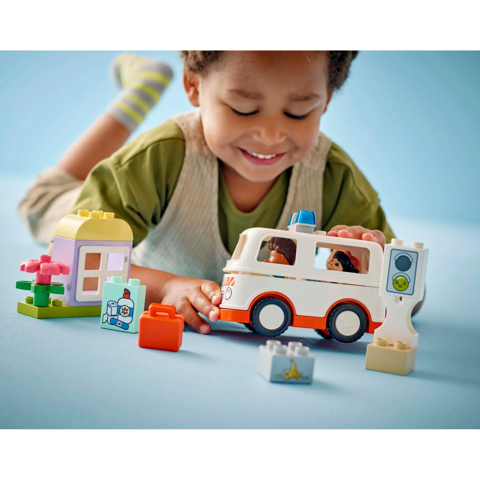Bouwstenen>LEGO 10447 DUPLO Ambulance met chauffeur