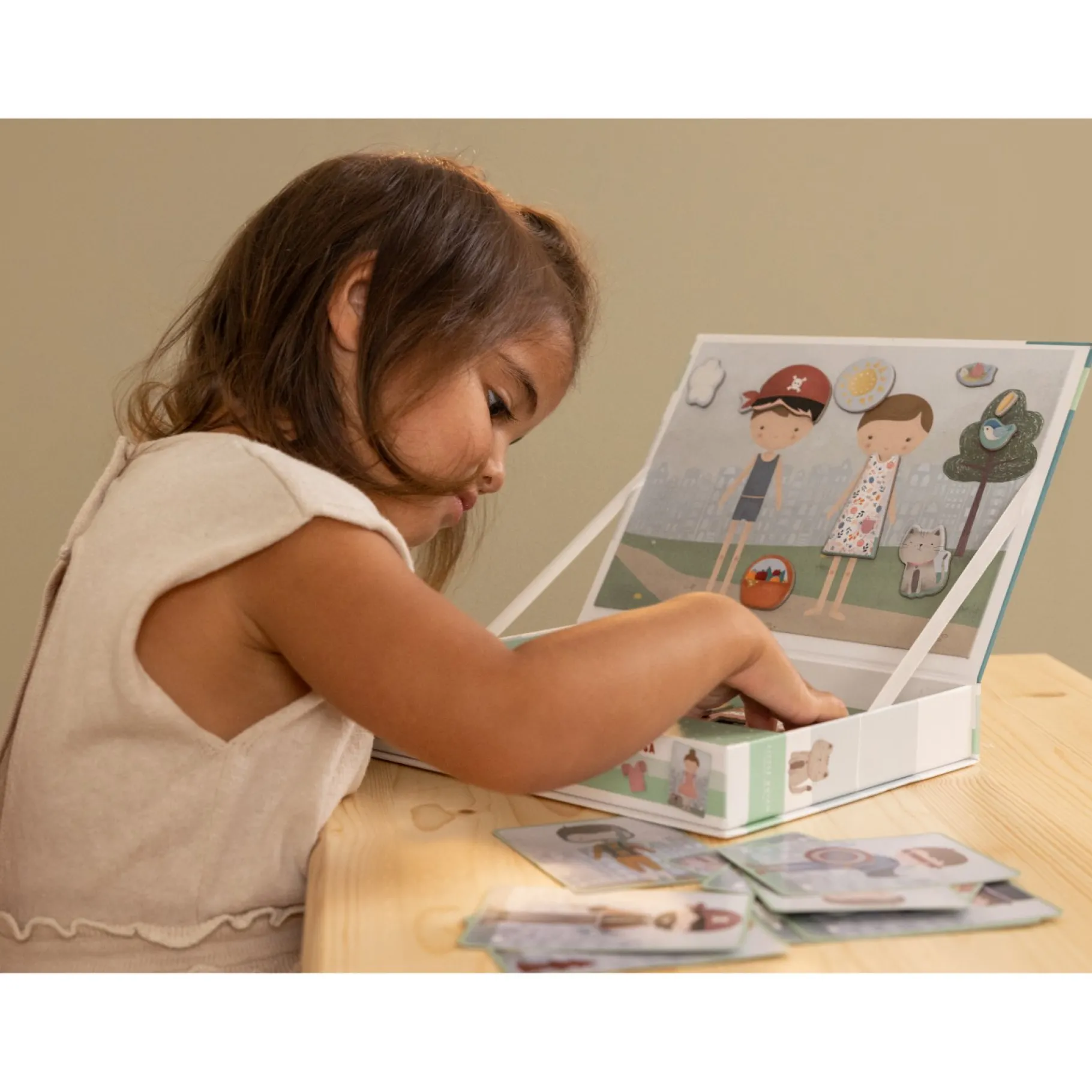 Babyspeelgoed>Tiamo Little Dutch Magnetisch Speelbord Jim & Rosa