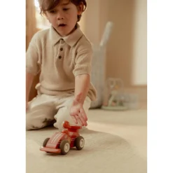 Voertuigen></noscript> Little Dutch pullback racewagens met pegdoll fsc