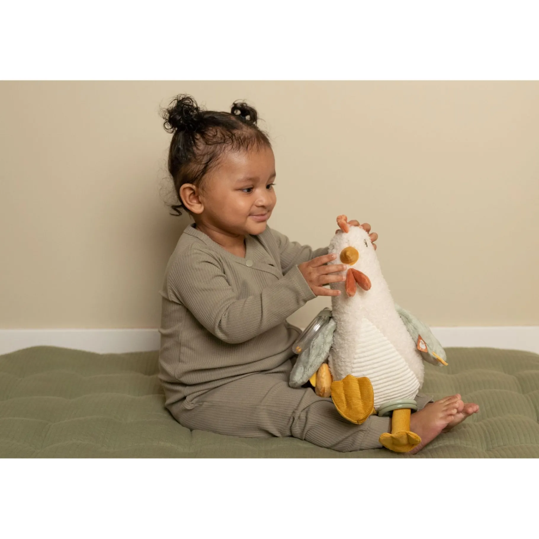 Plucheknuffels>Tiamo Little Farm Activiteitenknuffel Kip 25cm