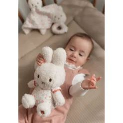 Plucheknuffels><noscript><img width=