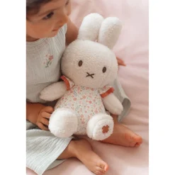 Plucheknuffels><noscript><img width=