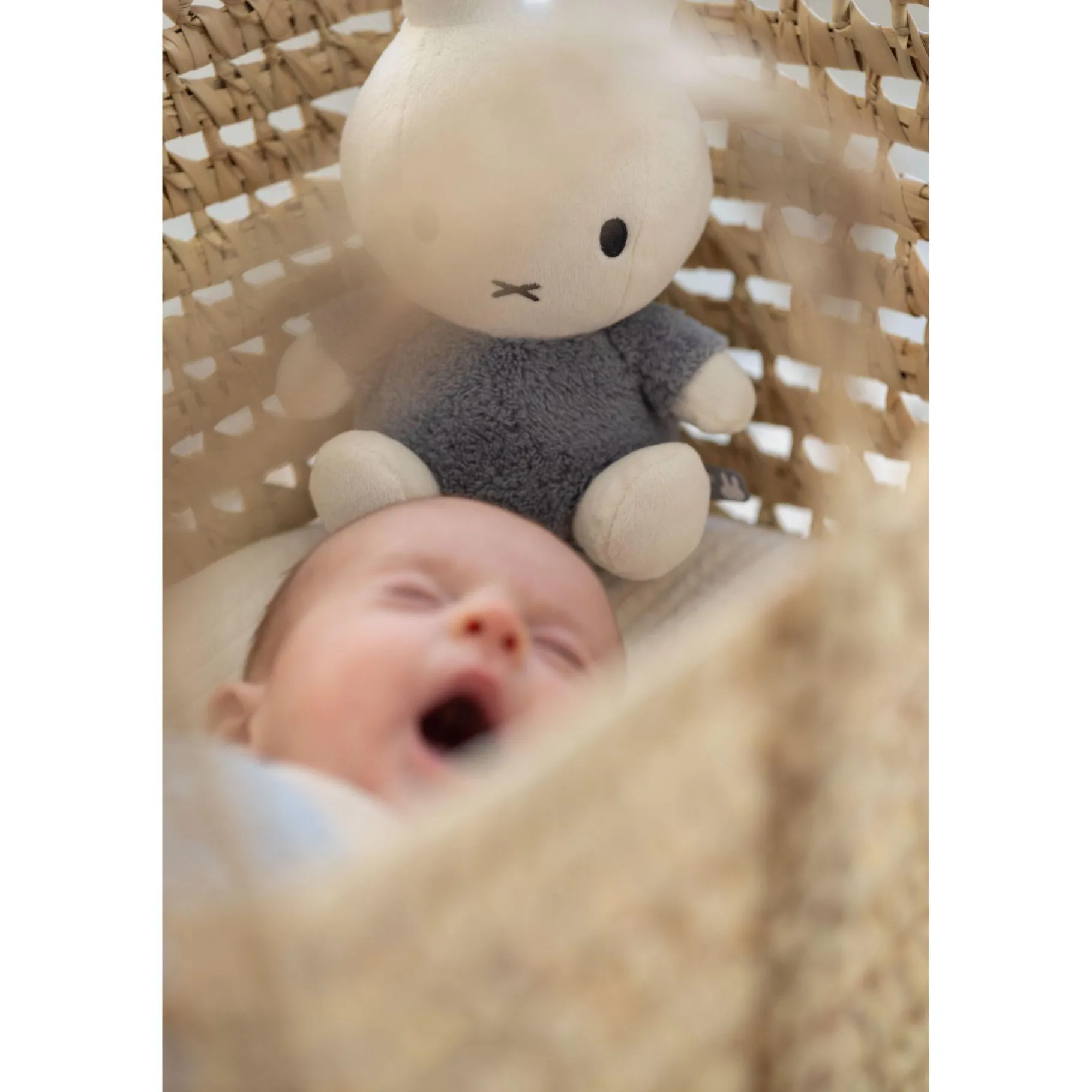 Plucheknuffels>Tiamo Nijntje Knuffel 25cm Fluffy Blue