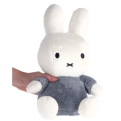 Plucheknuffels><noscript><img width=