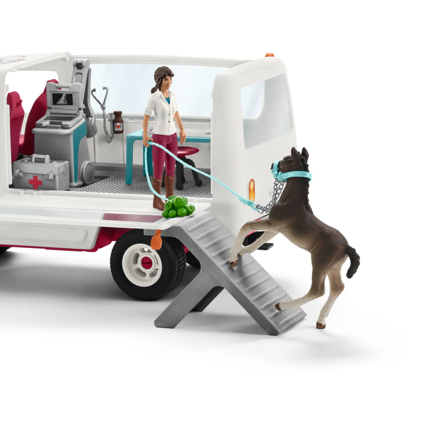 Speelfiguren>Schleich 42439 Mobiele Dierenarts met Hannoveraans veulen