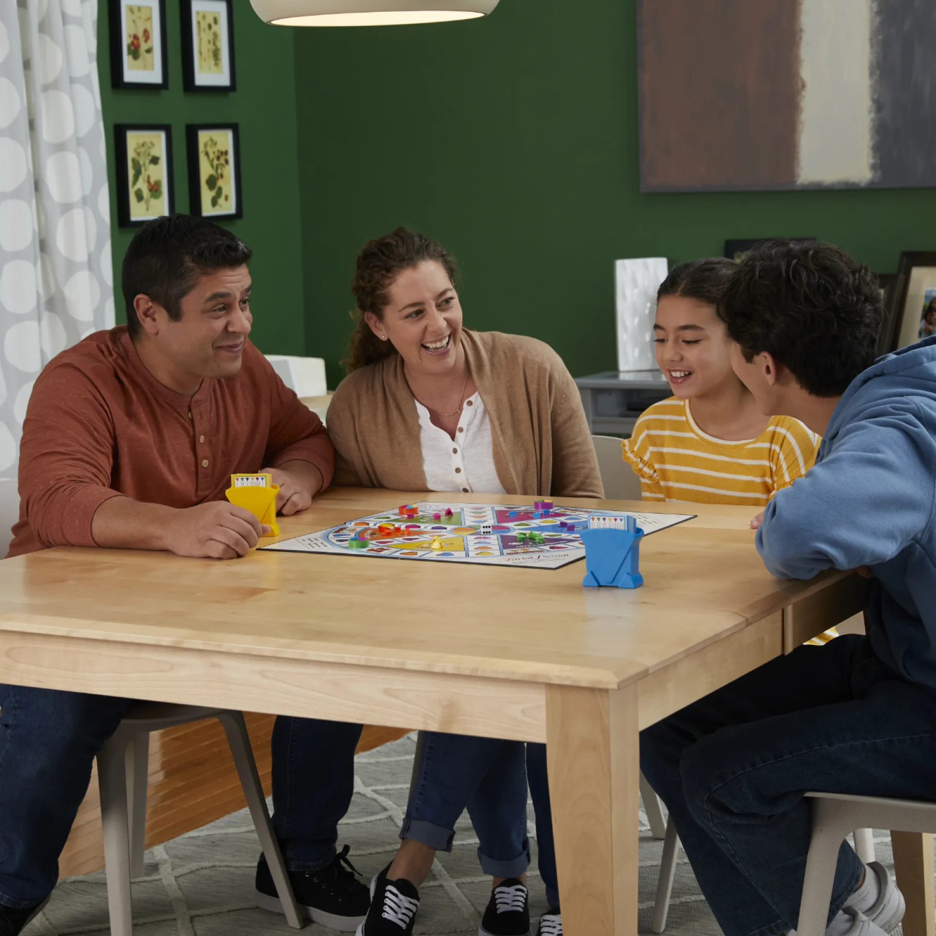 Familiespellen>Hasbro Spel Trivial Pursuit Familie Editie Nederland