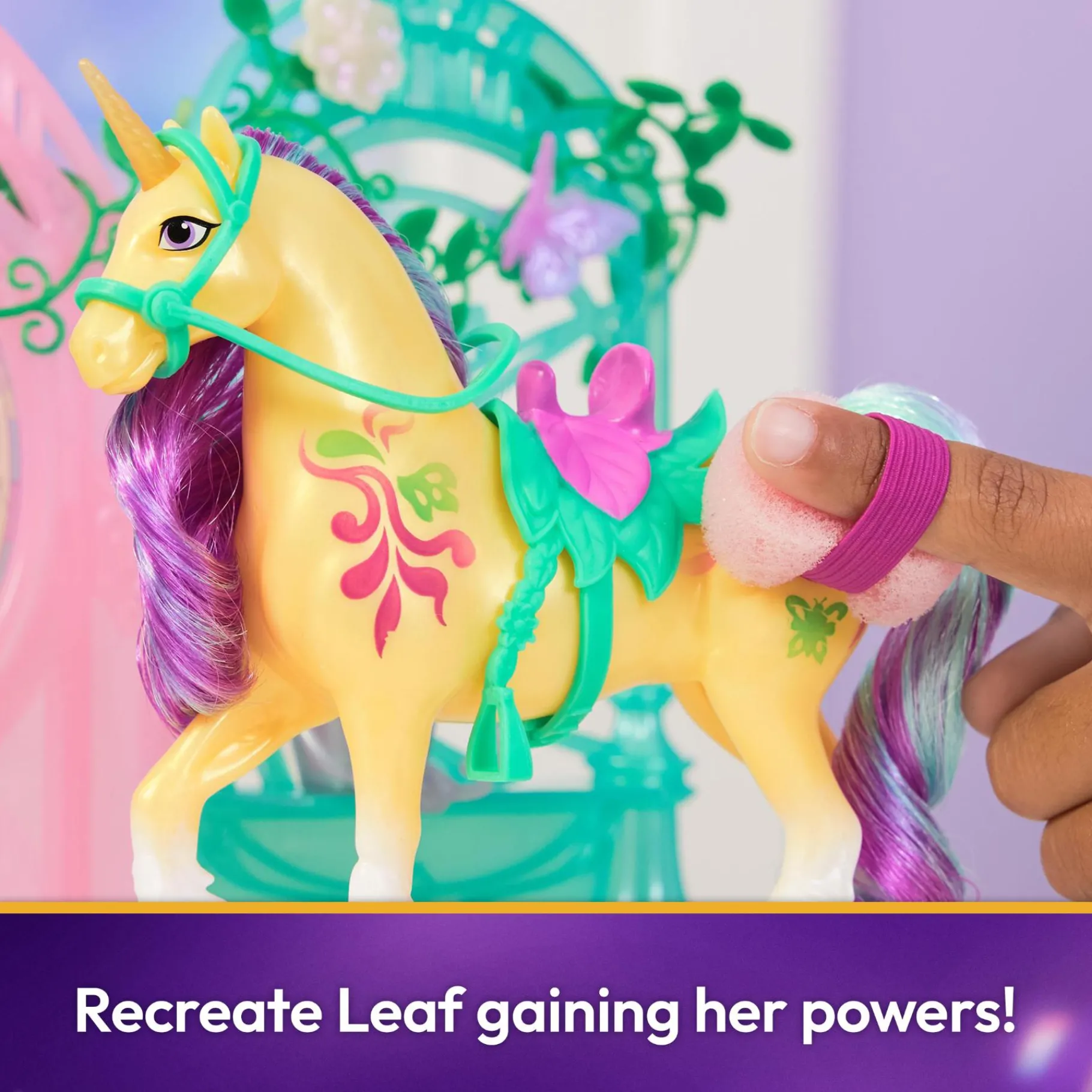 Speelfiguren|Meisjes>Spinmaster Unicorn Academy Pop Ava & Unicorn Leaf Stal Set